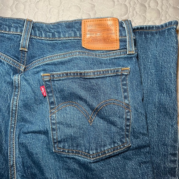 Levi's® Premium STRAIGHT FIT WOMEN'S JEANS - Picture 5 of 6